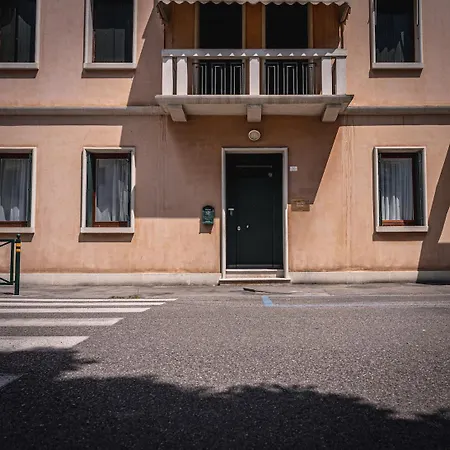 House 아파트 *